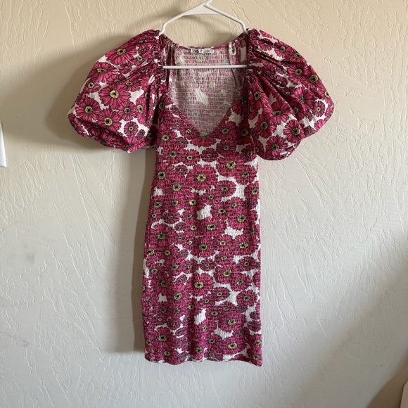 Zara Pink Daisy Floral Dress Pink - Picture 2 of 5
